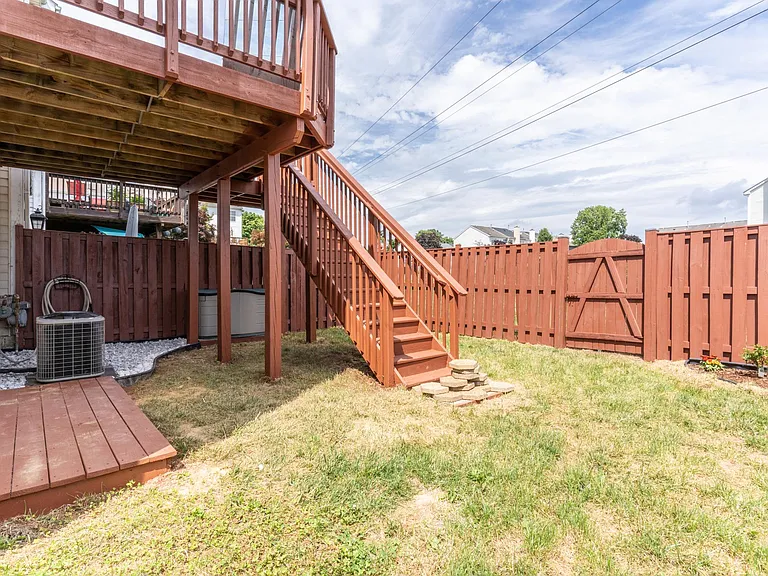 5601 Ashburn Ter — Photo 36