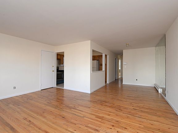 4th image of 4316 223rd St