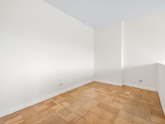 5th image of 333 E 30th St APT 20D