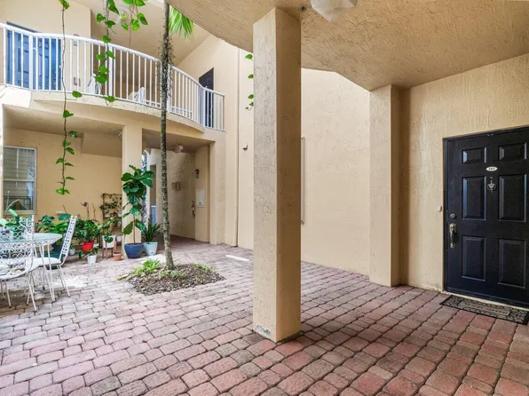110 Jacaranda Country Club Drive #103, Plantation, FL 33324
