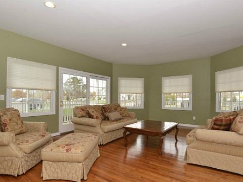 4th image of 6 Gibbons Ct