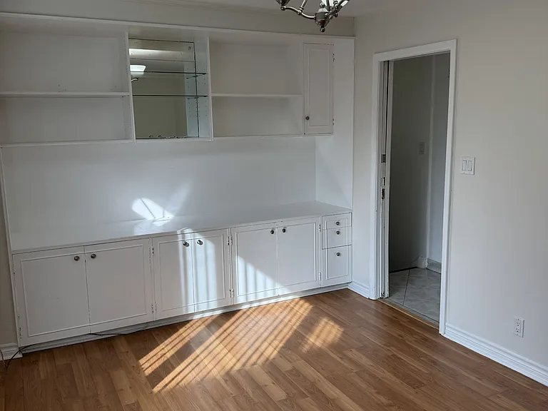 258 Maxwell St — Photo 4