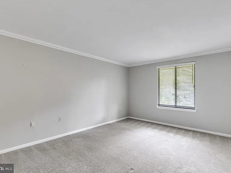 2844 Dover Ln #304 — Photo 12