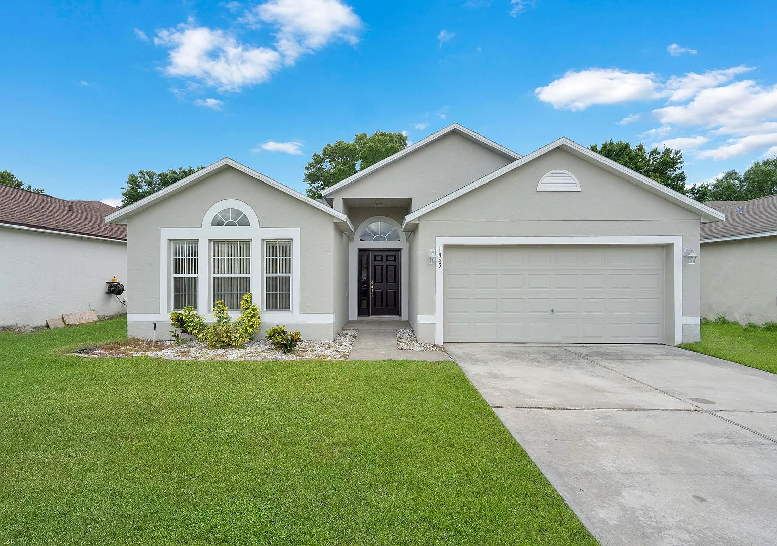 4 BR / 2 BA Home In Corner Lake — Photo 1