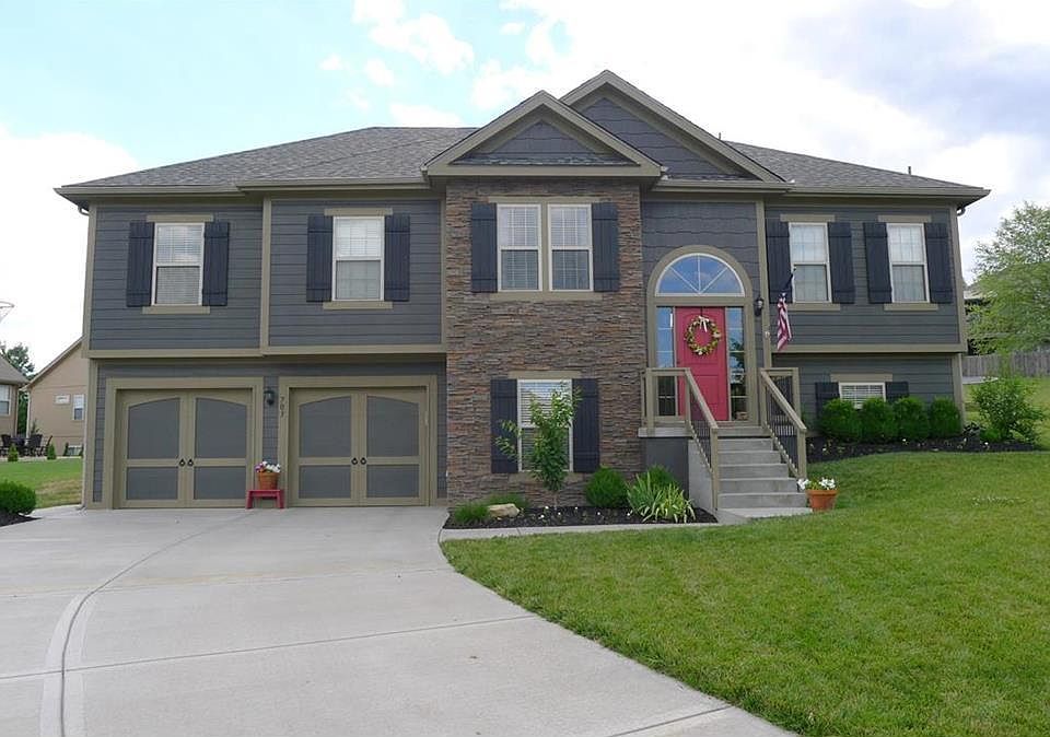 1st image of 703 Phillip Ct