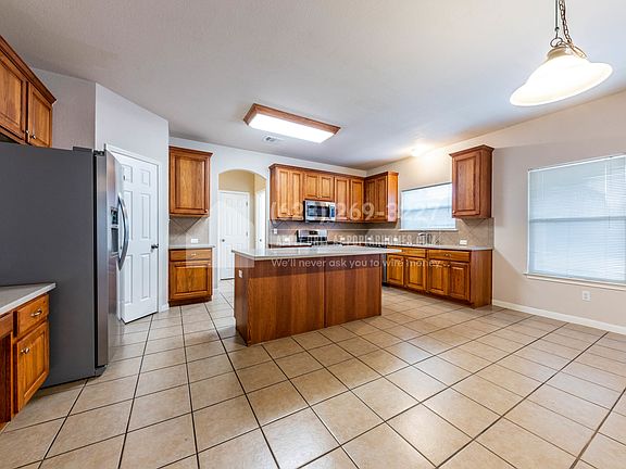 4th image of 3212 Taylor Falls Dr