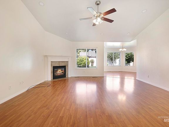 2nd image of 1477 Bradley St