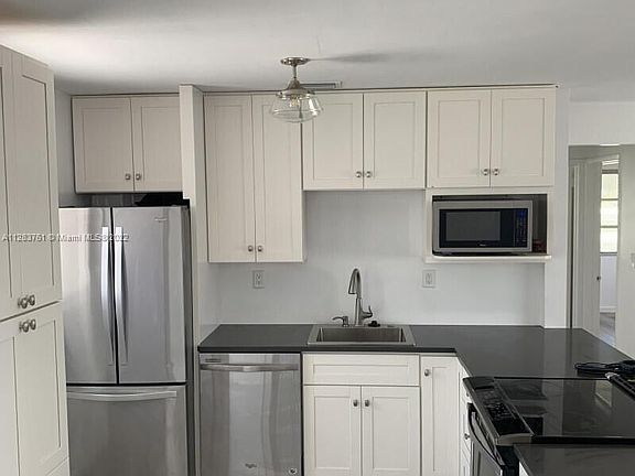 2nd image of 707 Greenbriar Dr