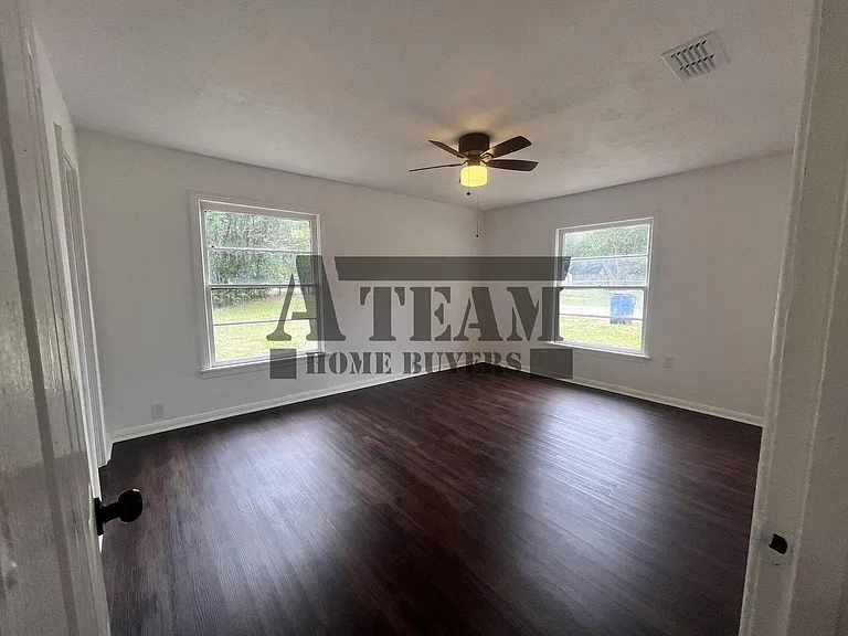 411 McEntire Rd — Photo 17
