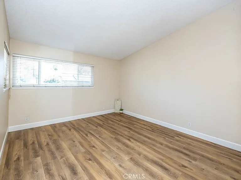 21 Ashbrook #102 — Photo 27