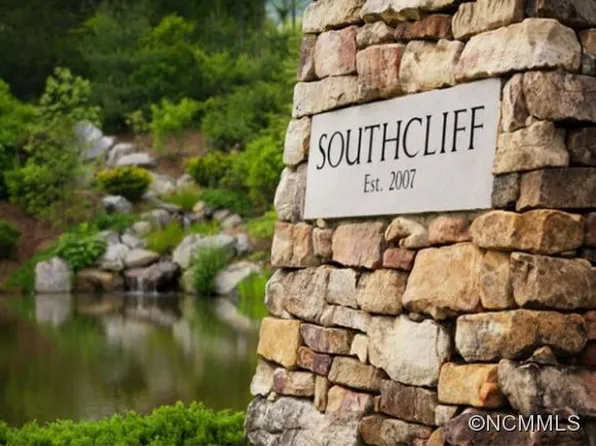 16 Higdon Ln, Fairview, NC 28730