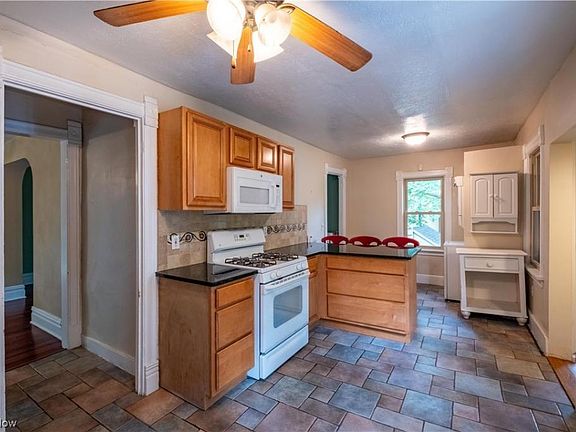 5th image of 2852 Mayfield Rd #3