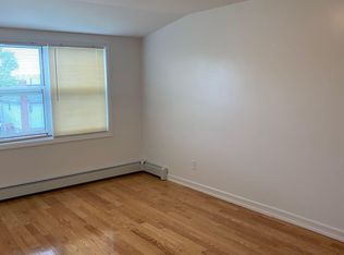 45-16 220th St, Flushing, NY 11361