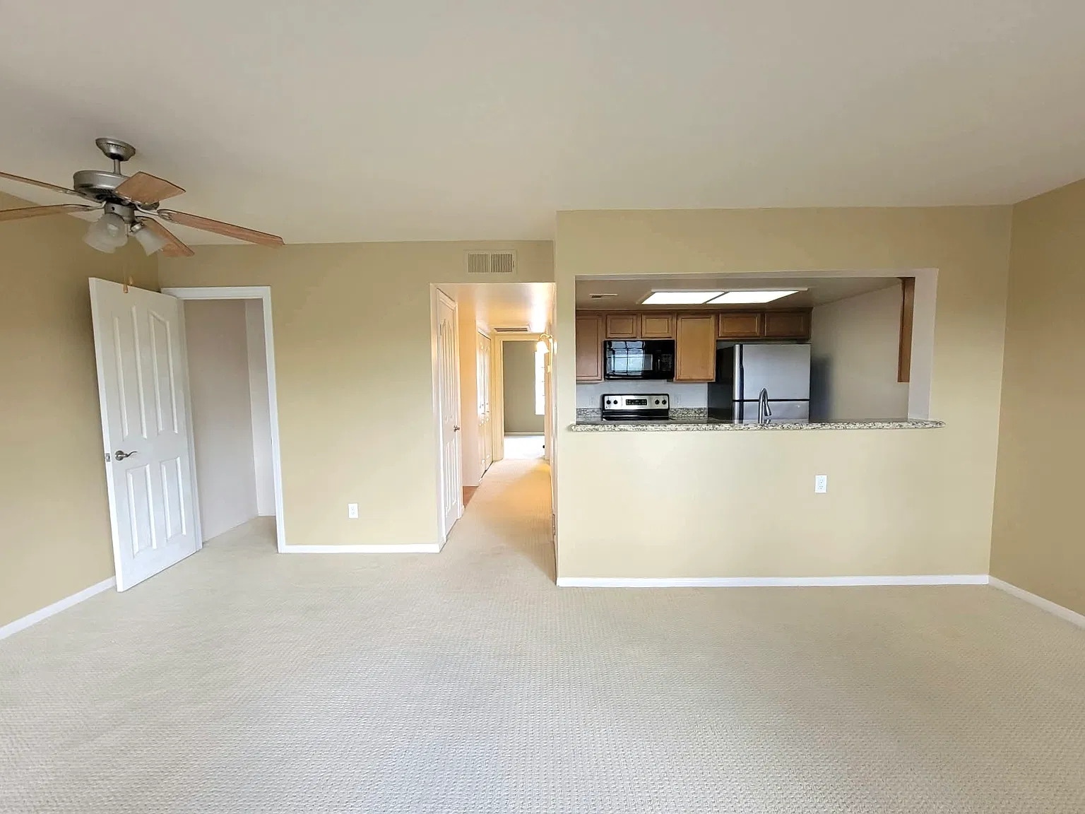 1 bed, 708 sqft, $2,365 — Photo 4
