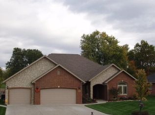 1354 N Rosedale Ct, Springfield, MO 65802