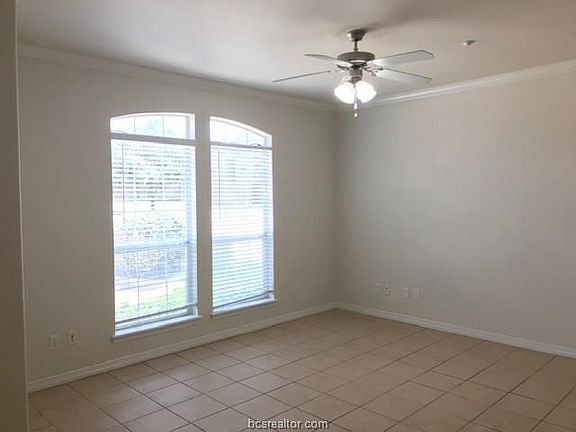 3rd image of 305 Holleman Dr #901