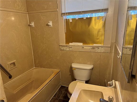 5th image of 35500 Garden Dr