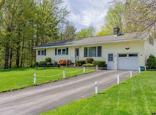 18 Wheeler Dr, Ballston Lake, NY 12019