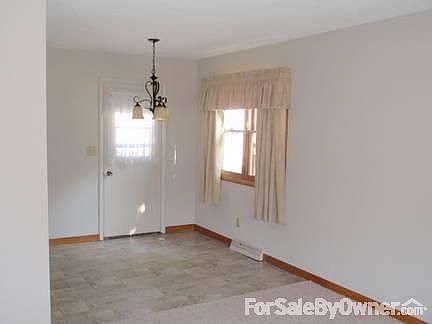 4th image of 606 W 12th St