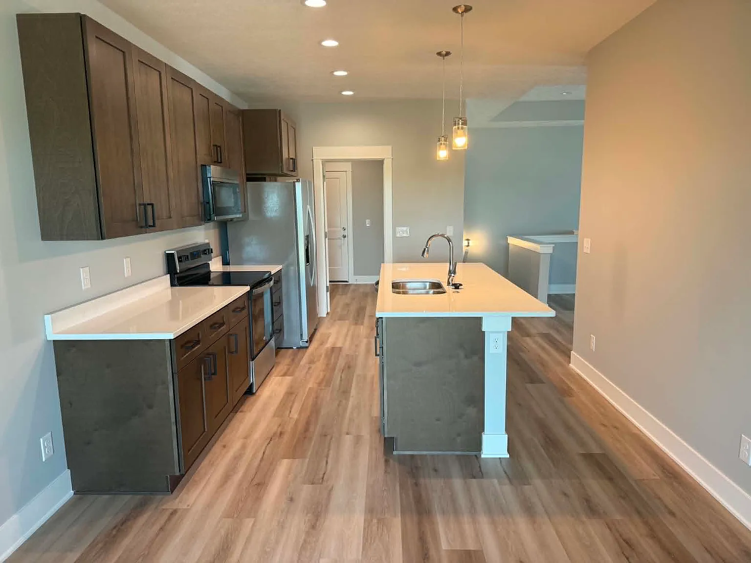 3 bed, $2,400 — Photo 4