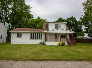 26656 Oakland St, Roseville, MI 48066
