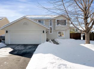 2932 Asarum Ct, Shakopee, MN 55379