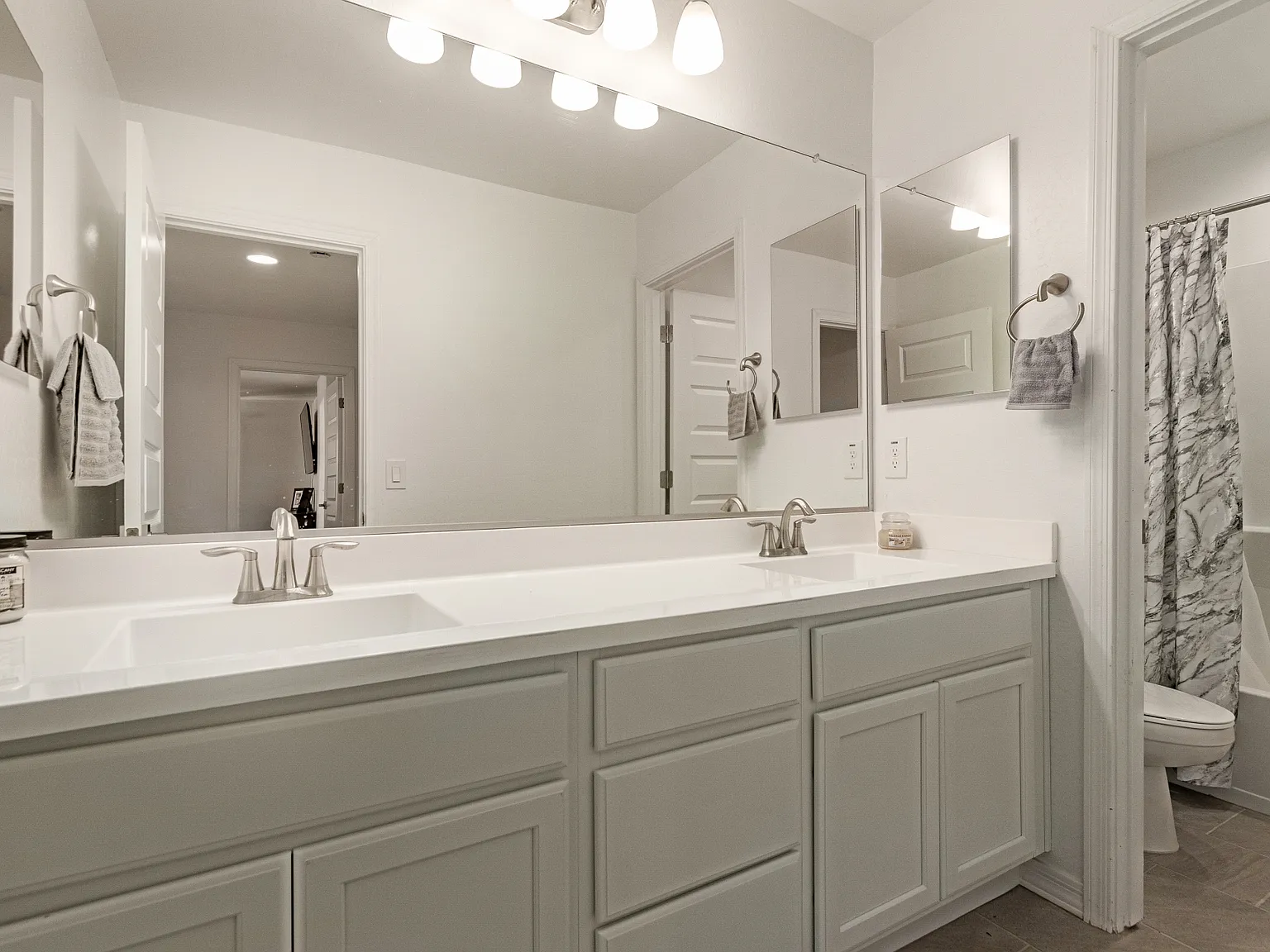 3 bed, 1637 sqft, $2,100 — Photo 4