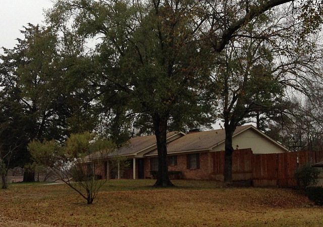 1st image of 109 Mustang Dr