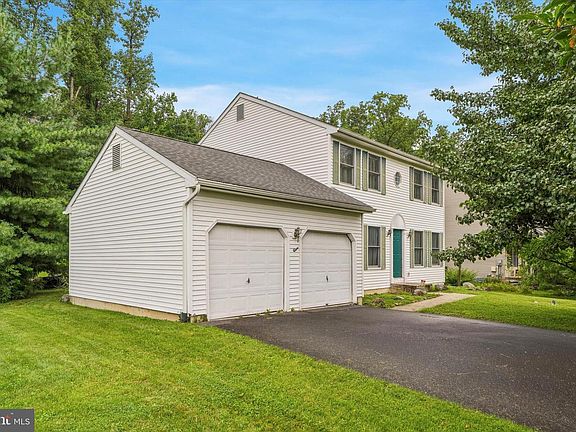 3rd image of 28 Ridge Run Rd