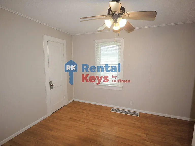 112 N Woods Ave — Photo 11