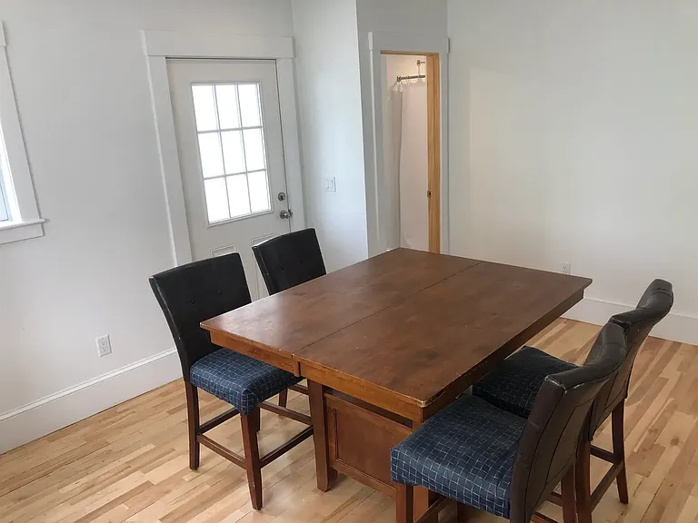 42 E Grand Ave #42A — Photo 5