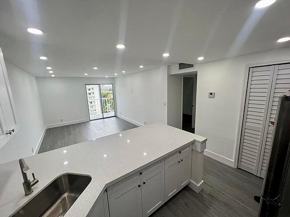 3rd image of 4550 NW 9th St APT 819E