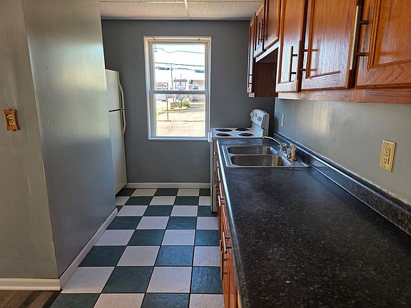 3rd image of 101 W Willow Dr APT 6