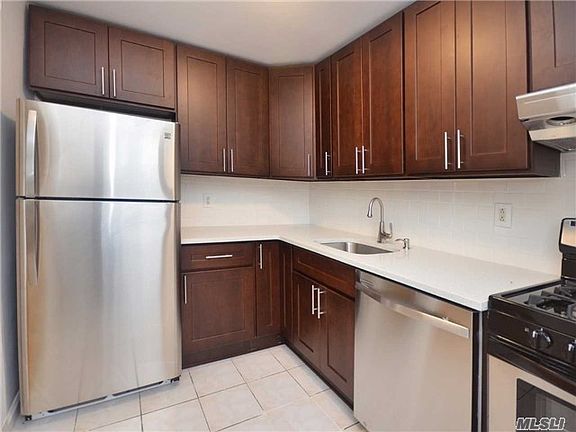 4th image of 4 W Mill Dr APT 2E