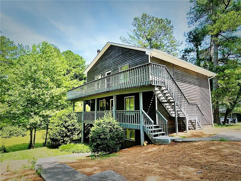 2887 Lakemont Dr SW — Photo 1