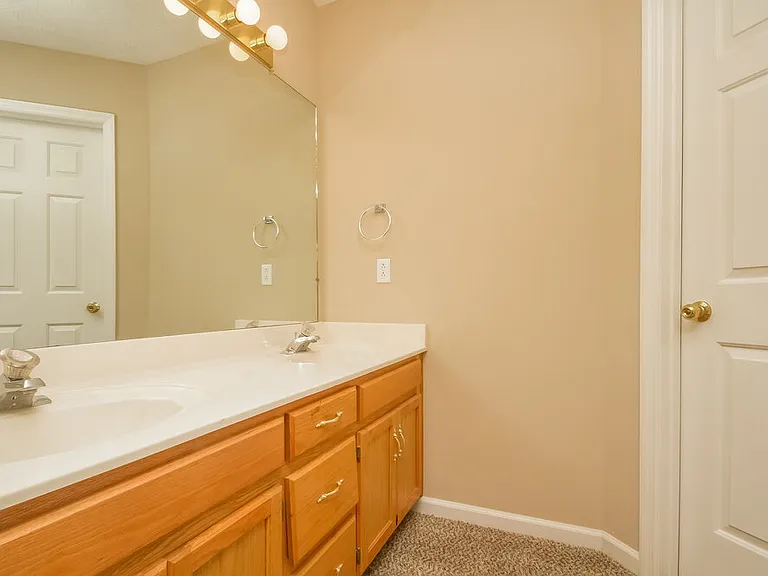 1215 Cedarbend Dr — Photo 9