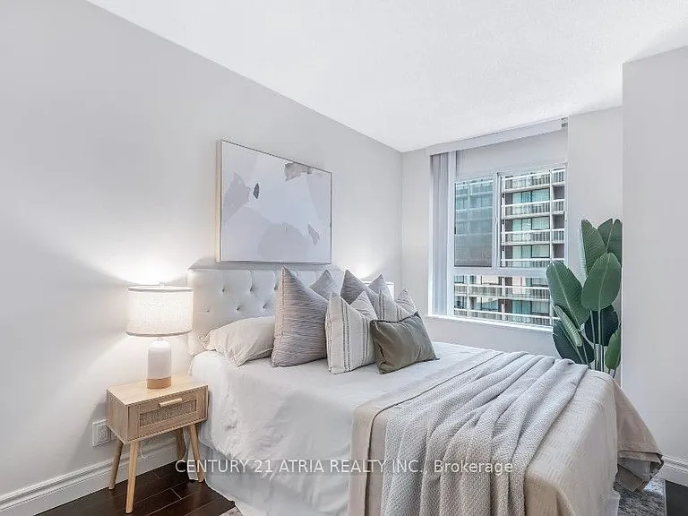 44 Gerrard St W #1206 — Photo 9