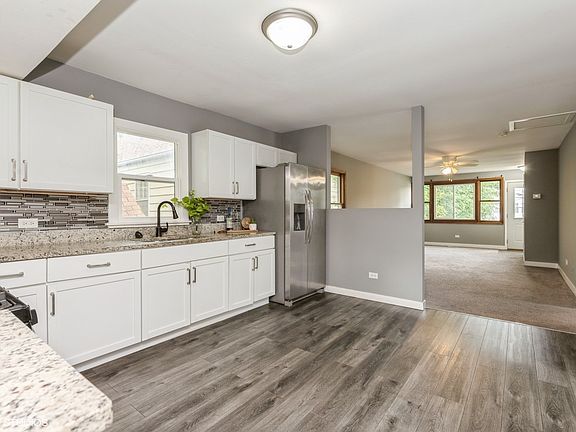 5th image of 215 Glenwood Dr