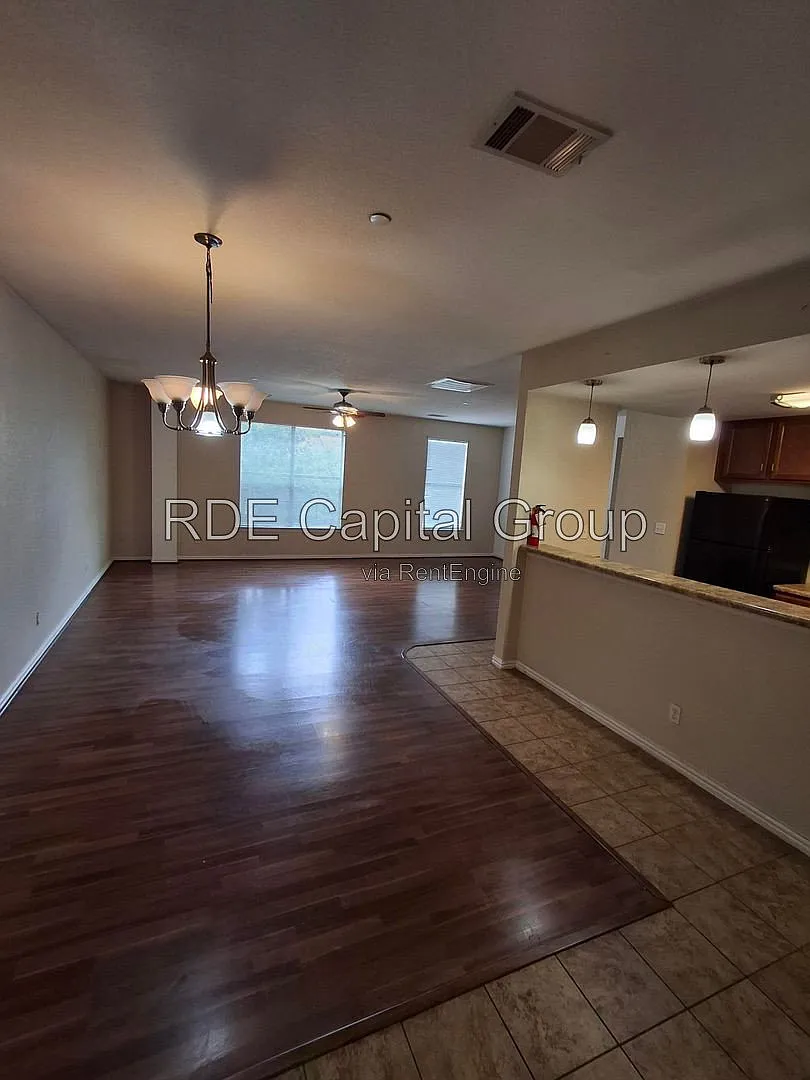 3 bed, 2.0 bath, 1345 sqft, $1,700 — Photo 1