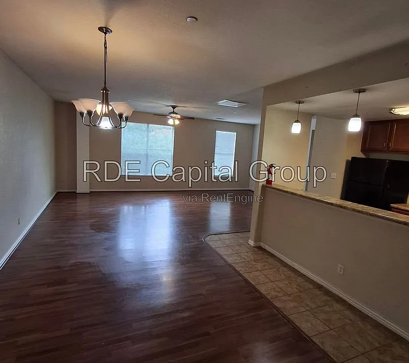 5203 Bexar St #2C