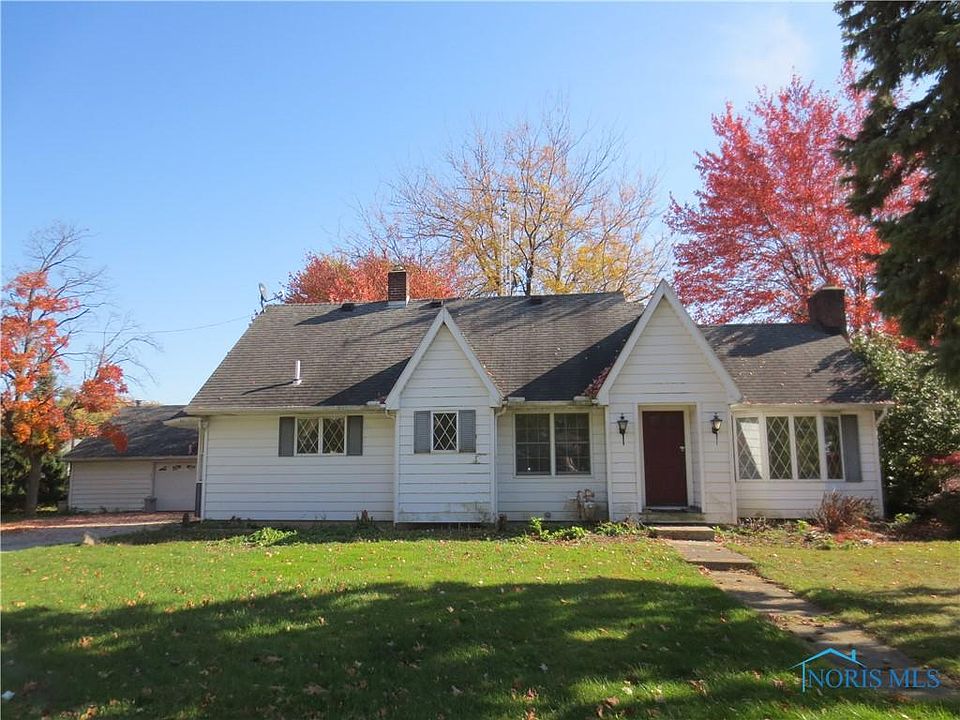 1st image of 207 Earl St