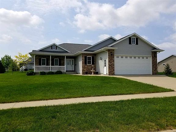 3rd image of 601 Juniper Dr