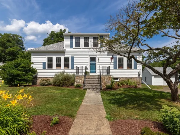 18 Story St, Rockport, MA 01966