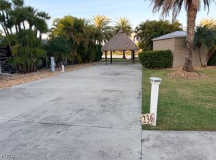 5217 Cypress Trail Resort Cir, Fort Myers, FL 33905
