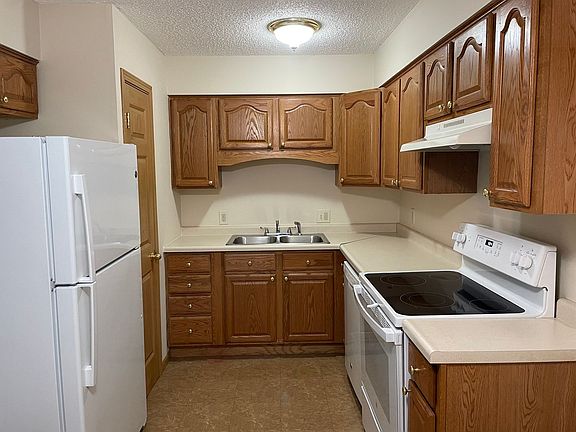 2nd image of 101 18th Ave N APT 1