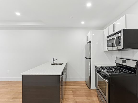 4th image of 96 Steuben St APT 5C
