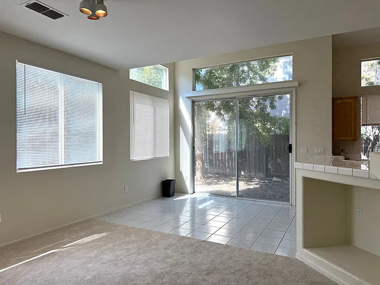 282 Oak Briar Ct — Photo 4