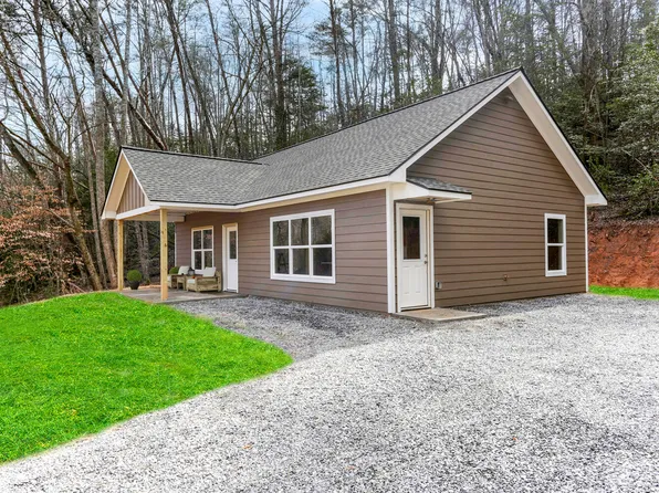 68 Avery Acres Ln, Hayesville, NC 28904