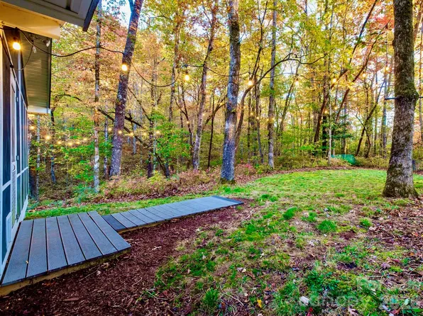 359 Rainbow Lake Dr, Brevard, NC 28712