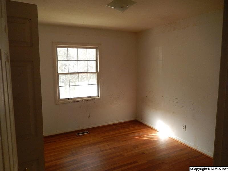 2nd image of 2029 Wooddale Dr NE